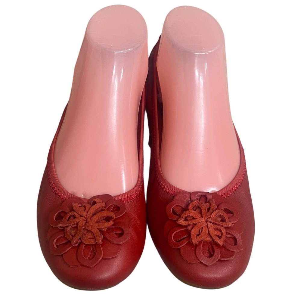 Born Womens Red Leather Floral Rosette Ballet Flats Size 8.5M comfrt slip in